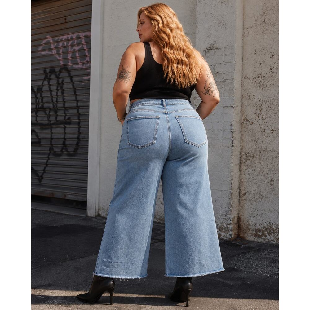 Good American Good Waist Palazzo Crop Jeans Size 20 Distressed NWT $169 - Picture 2 of 7